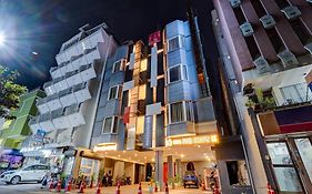 Super Townhouse Four Season